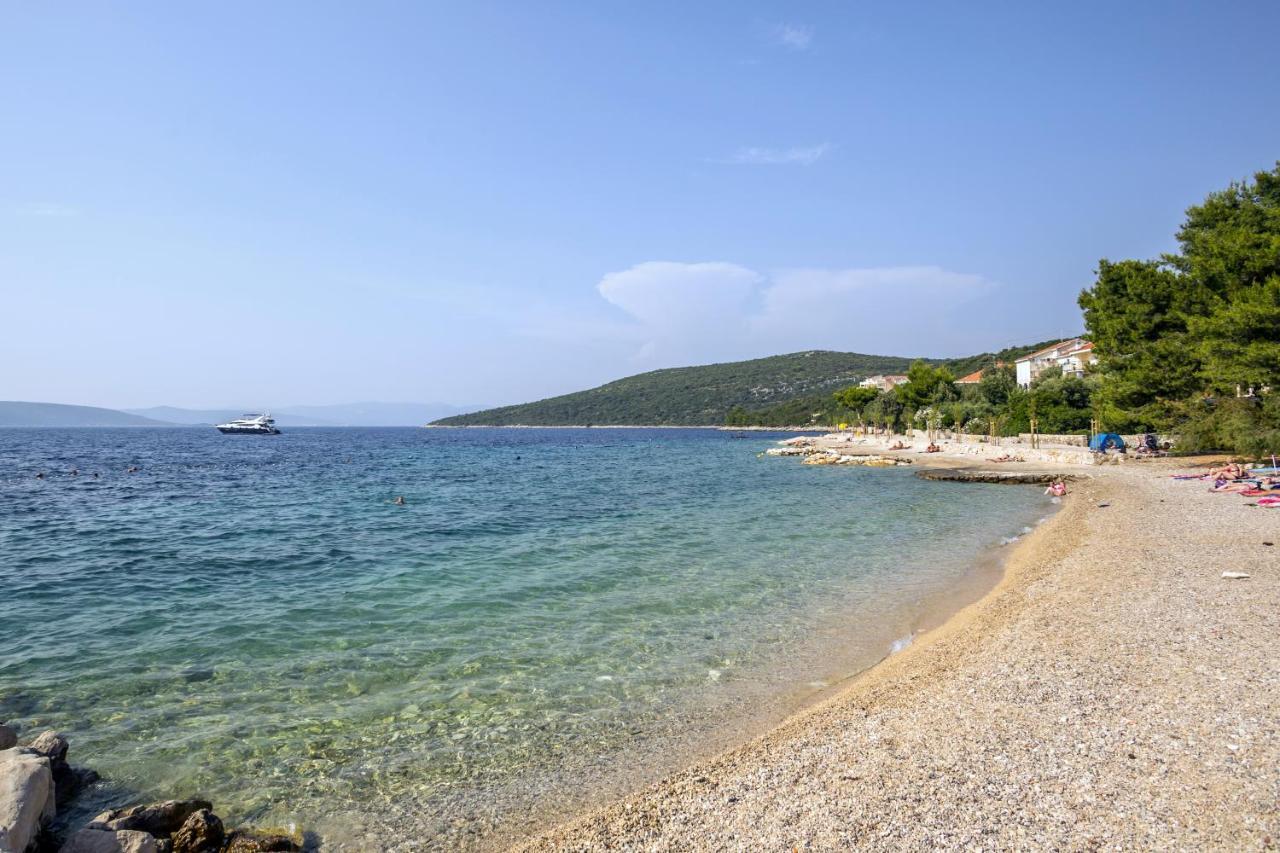 Apartments By The Sea Maslinica, Solta - 14748 Екстер'єр фото